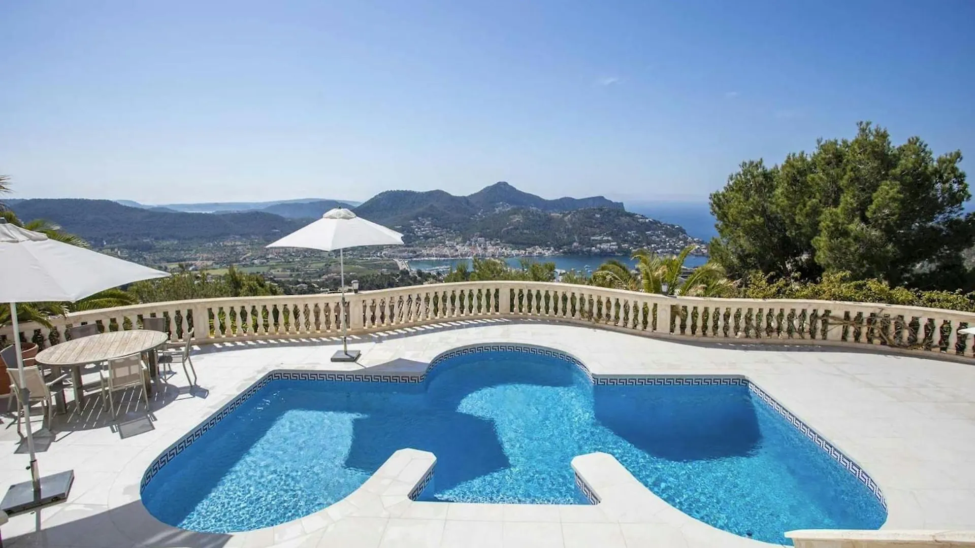 Lavish Villa With Saltwater Pool Andratx 0*,