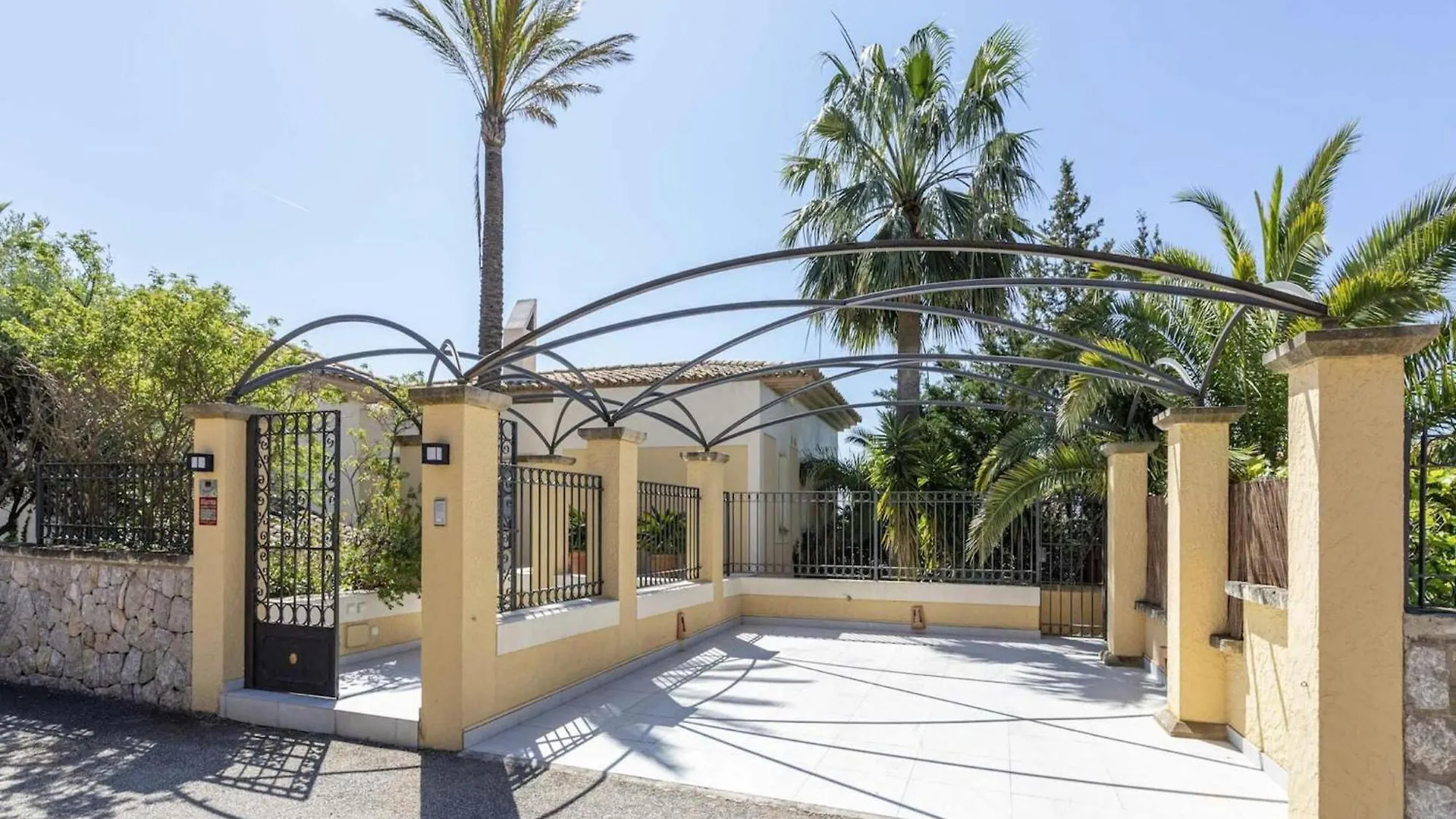 Lavish Villa With Saltwater Pool Andratx