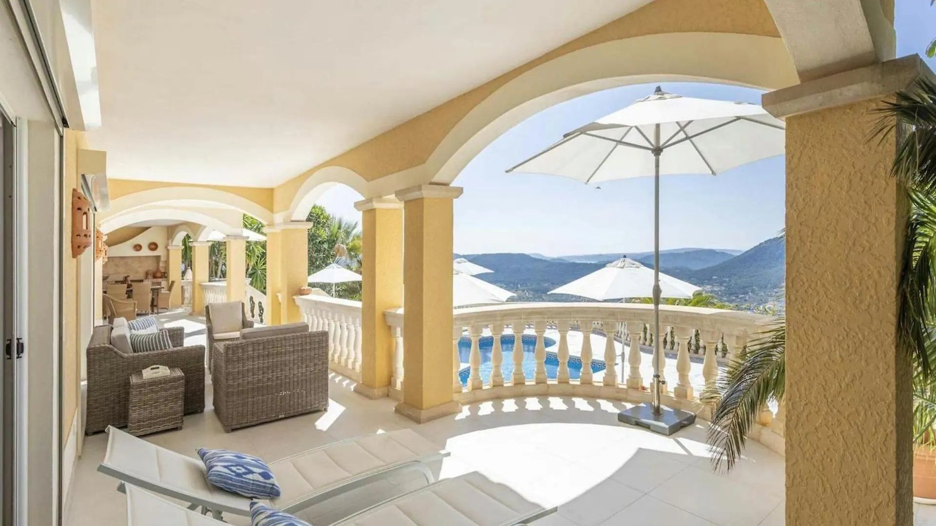Lavish Villa With Saltwater Pool Andratx