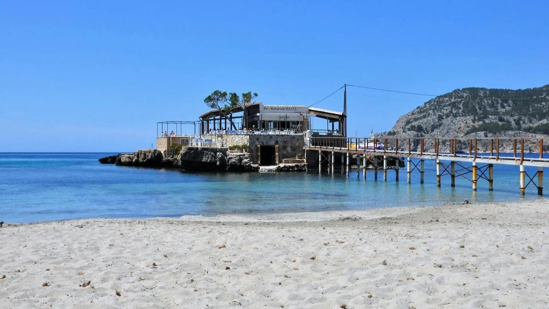 Lavish Villa With Saltwater Pool Andraitx